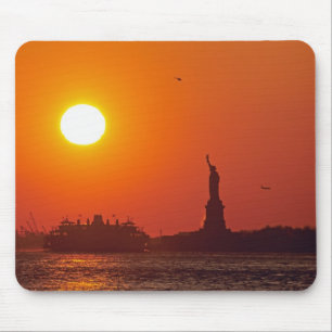Statue of Liberty, New York Harbour, NY, USA, Mousepad
