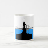 Statue of Liberty Silhouette New York Skyline Kaffeetasse (Mittel)
