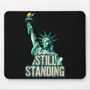 Statue of Liberty steht noch immer USA Stolz Mousepad