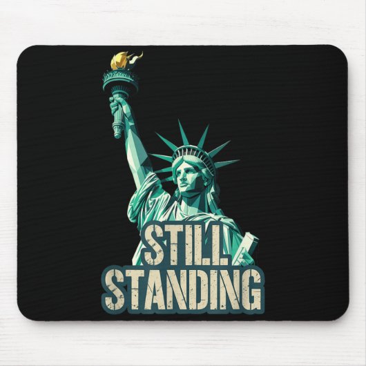 Statue of Liberty steht noch immer USA Stolz Mousepad (Vorne)