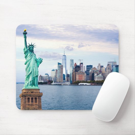 Statue of Liberty with World Trade Center Mousepad (Mit Mouse)