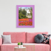 Statue und Tulpen Leinwanddruck (Insitu (Wohnzimmer))