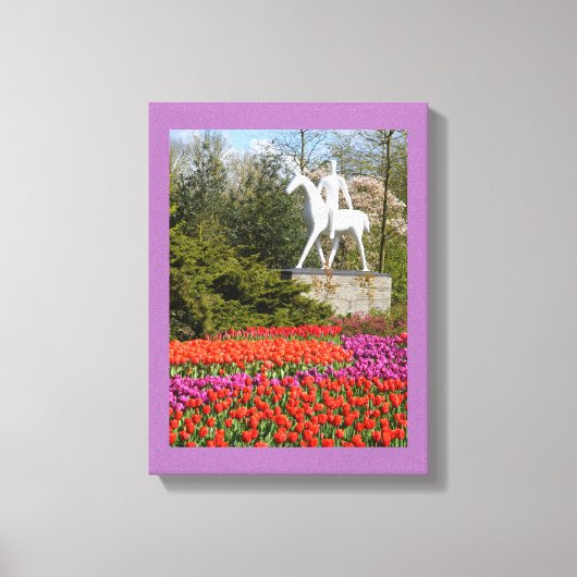 Statue und Tulpen Leinwanddruck (Vorderseite)