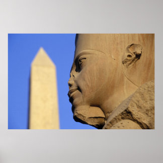 Statue von Amun-Re mit Obelisk, Karnak (Ägypten) Poster