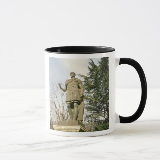 Statue von Julius Cäsar Tasse (Rechts)
