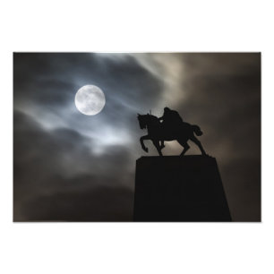 Statue von König Kralja Tomislava als Silhouette Fotodruck