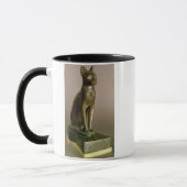 Statuette einer Katze, welche die Göttin Bastet Tasse (Links)