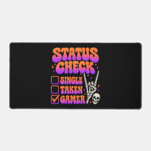 Status-Check Gamer-Humor für Gaming-Fans Schreibtischunterlage