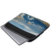 Staub über dem Mittelmeer und der Insel Zypern Laptopschutzhülle (Vorne Knopf)