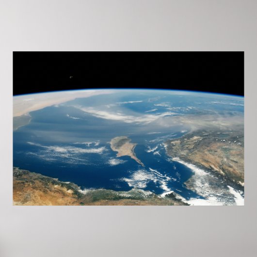 Staub über dem Mittelmeer und der Insel Zypern Poster (Vorne)