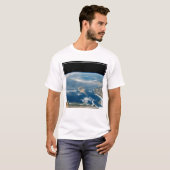 Staub über dem Mittelmeer und der Insel Zypern T-Shirt (Vorne ganz)