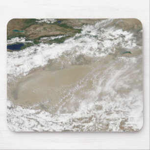 Staub und Wolken schwebten über dem Taklimakan DE Mousepad