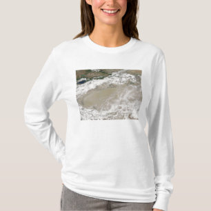 Staub und Wolken schwebten über dem Taklimakan DE T-Shirt