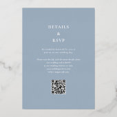 Staubblau Elegante Monogramm-QR-Code-Hochzeit Folieneinladung (Rückseite)