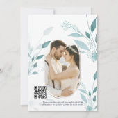 Staubblau Eukalyptus Teal Foto QR Code Hochzeit Save The Date (Rückseite)