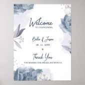 Staubblau Romantisches Florales Hochzeitswillkomme Poster (Vorne)