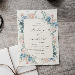 Staubblau und Pfirsich Elegante Florale Hochzeit Einladung