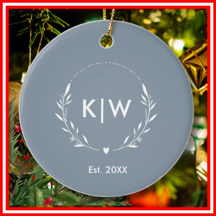 Staubblau und Weiß   Modernes Initialen-Monogramm Keramik Ornament