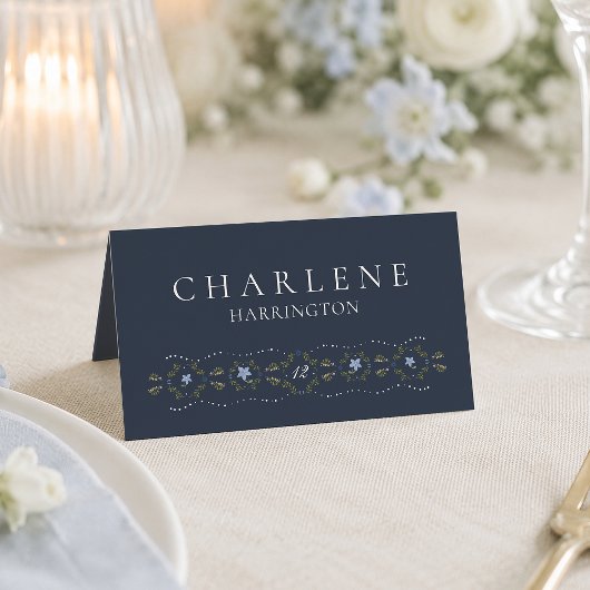 Staubblaue Blumen-Hochzeitsplatzkarte
