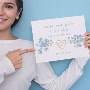 Staubblaue bohemianische Blumenhochzeit Save The Date