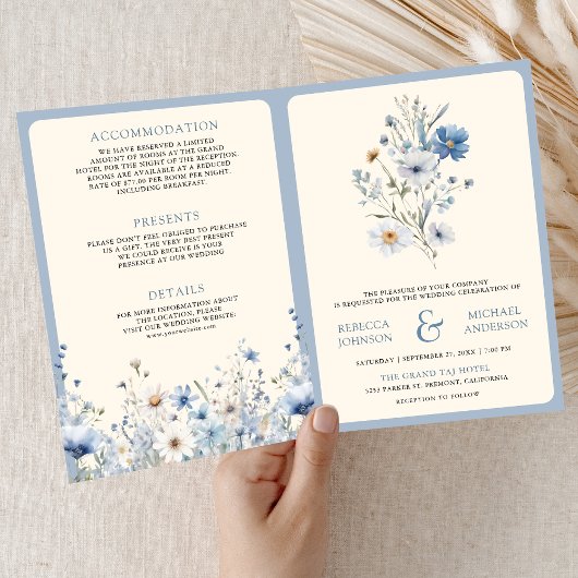 Staubblaue Boho-Wildblumen-QR-Code-Hochzeit Einladung