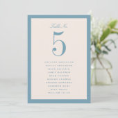 Staubblaue Hochzeitstisch-Sitzplan Karte (Stehend Vorderseite)