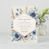 Staubblaue Meadow Bloom Hochzeit Einladung (Stehend Vorderseite)