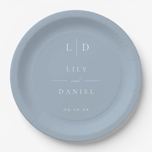 Staubblaue minimalistische Monogramm-Hochzeit Pappteller (Vorderseite)