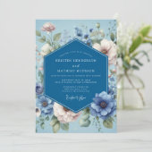 Staubblaue poetische Flora-Hochzeit Einladung (Stehend Vorderseite)