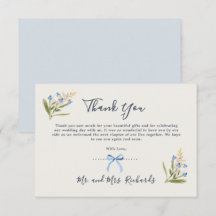 Staubblaue Wildblumen Wasserfarben-Typografie