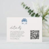Staubblauer QR-Code-Monogramm-Hochzeitsdetails Begleitkarte (Stehend Vorderseite)