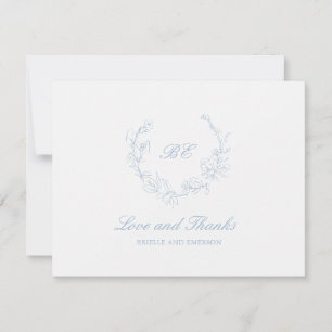 Staubblaues Kranzmonogramm Elegante Hochzeit Dankeskarte