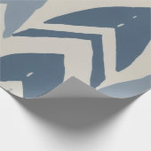 Staubblaues Küsten-Batik Parang Chevron Geometrisc Geschenkpapier (Ecke)
