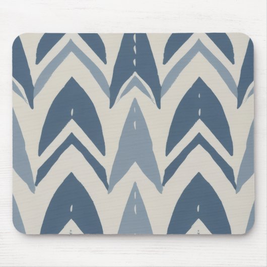 Staubblaues Küstenbatik-Parang-Chevron-Geometrisch Mousepad (Vorne)