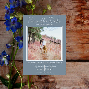 Staubblaues minimalistisches Foto Save The Date