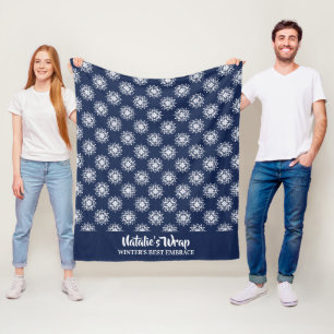 Staubblaues Weihnachts-Schneeflocken-Monogramm Fleecedecke
