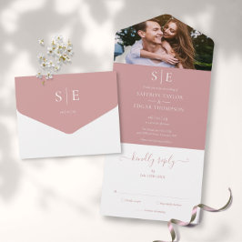 Staubige Rose und goldene Monogramm-Foto-Hochzeit All In One Einladung