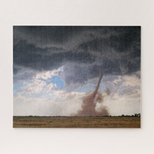 Staubiger Tornado und bedrohliche Wolken in New Me Puzzle
