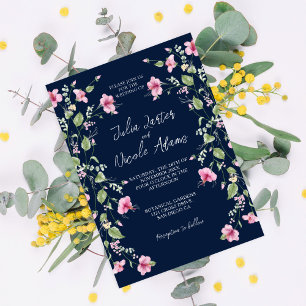 Staubiges Navy Blau Rosa Hibiskusblüten Hochzeitsd Einladung