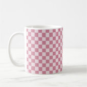 Staubrosafarbenes Schachbrettmuster Kaffeetasse (Links)