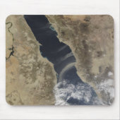 Staubwolken blasen vor der Küste Saudi-Arabiens Mousepad (Vorne)