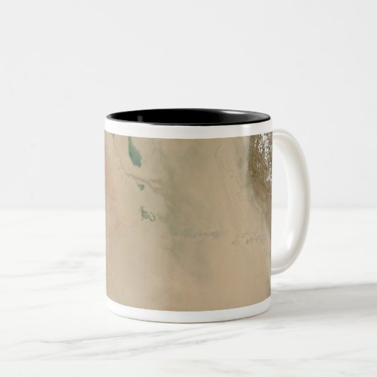 Stausturm im Nahen Osten Zweifarbige Tasse (VorderseiteRechts)