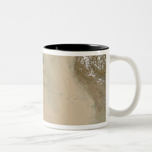 Stausturm im Nahen Osten Zweifarbige Tasse (Rechts)