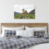 Stave Church mit Friedhof in Norwegen Leinwand (Insitu (Schlafzimmer))