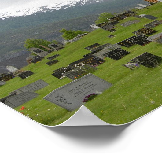 Stave Kirche mit Friedhof in Norwegen Poster (Ecke)