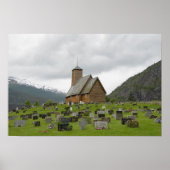 Stave Kirche mit Friedhof in Norwegen Poster (Vorne)