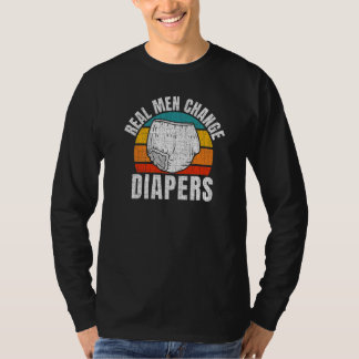 Stay At Home Dad Real Men Change Diapers Retro Vin T-Shirt