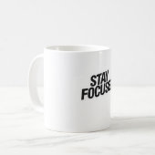 Stay Focused Minimal Typography Sweatshirt Kaffeetasse (Vorderseite Links)