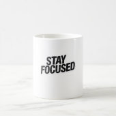 Stay Focused Minimal Typography Sweatshirt Kaffeetasse (Mittel)