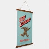 Stay Legendary, Keep Running Funny Bigfoot Wandteppich Mit Holzrahmen (Gewinkelt)